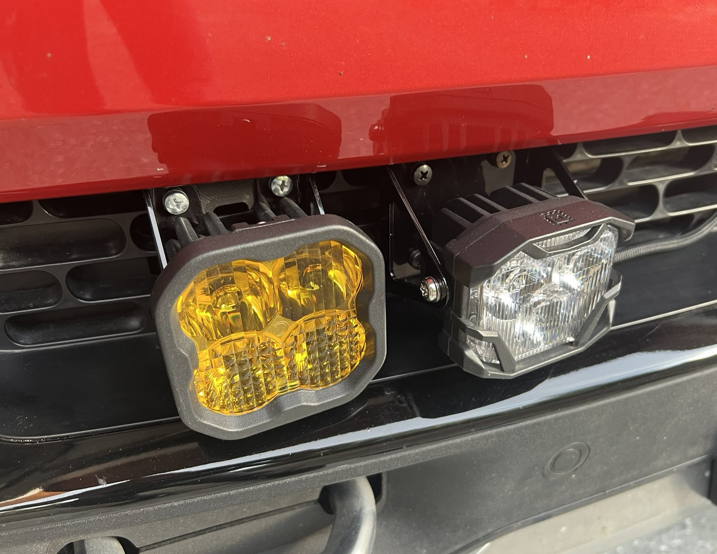 R1 Grill Mount Light Brackets + Trigger 4Plus mount
